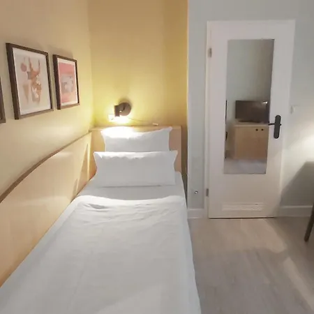 Garner - Messe By Ihg Hotel