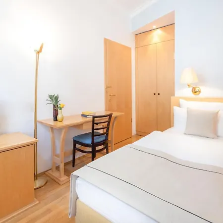 Garner - Messe By Ihg Hotell 3*