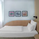 Garner - Messe By Ihg Отель