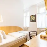 Garner - Messe By Ihg 호텔 3*