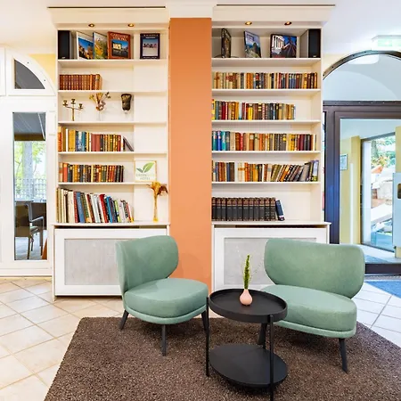 Garner - Messe By Ihg Hotel 3*