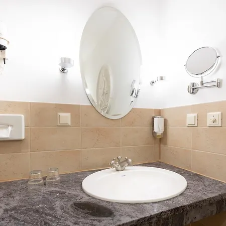 Hotel Garner - Messe By Ihg 3*
